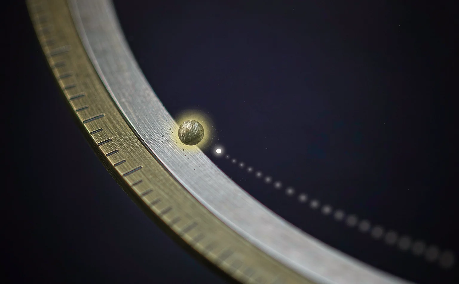La scala graduata dell'eclittica: ogni anno il Sole entra in Vergine qualche ora più tardi